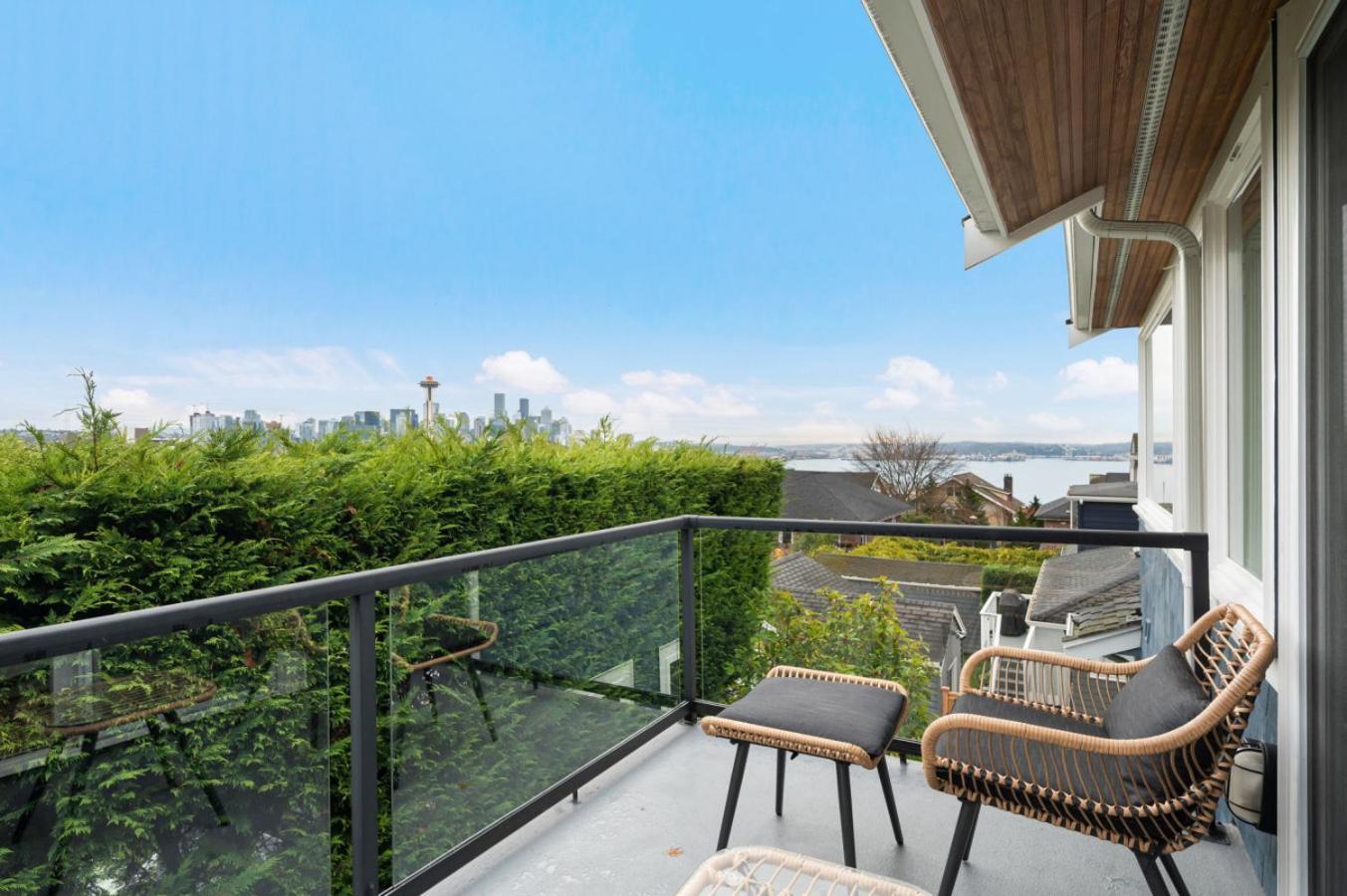 3br 3ba Kerry Park Retreat In Queen Anne *